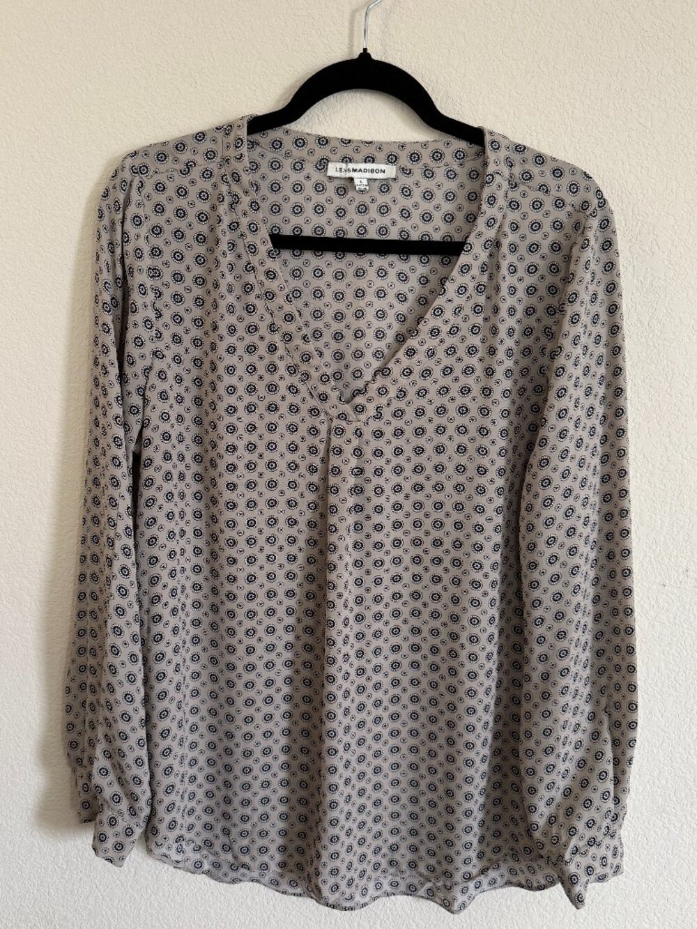Lex & Madison Black White Floral Blouse Size L Lightweight Long Sleeve Top